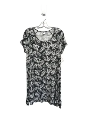 Black & White Dress Casual Short By Old Navy, Size: M