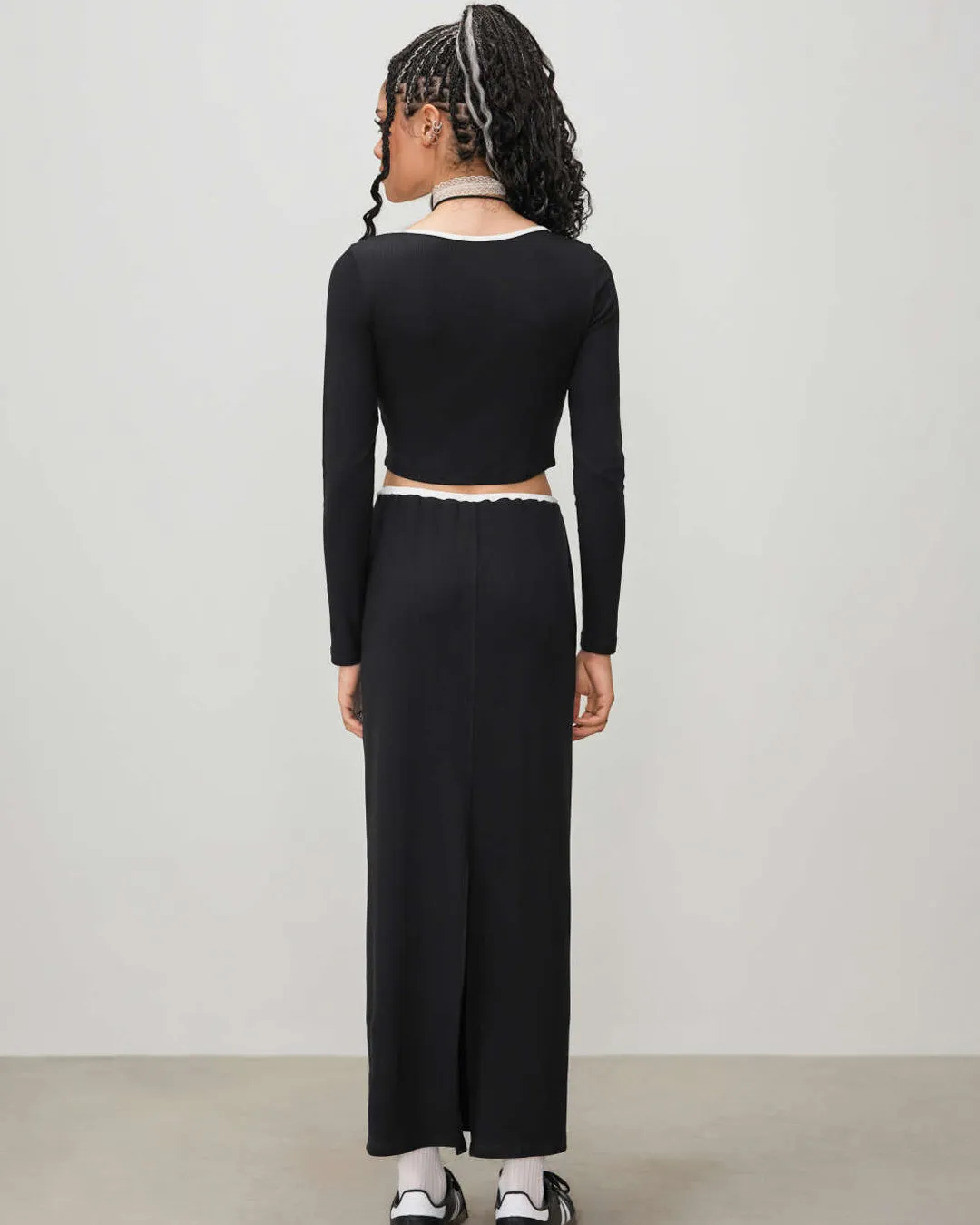 Contrasting Binding Crop Top & Piping Knitted  Ruched Maxi Skirt