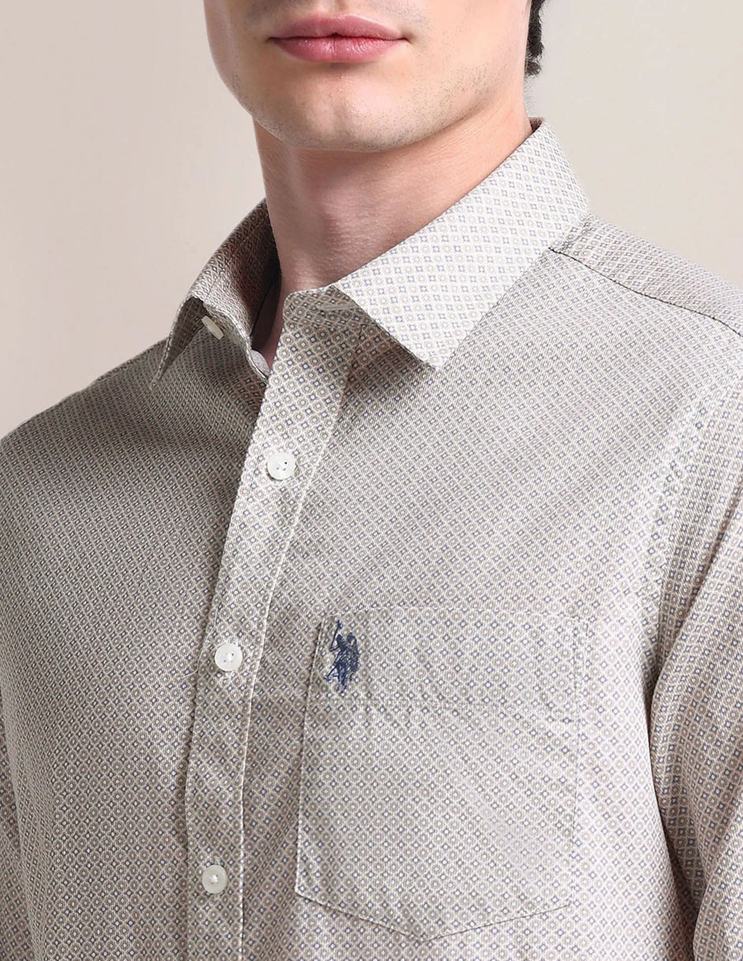 Cutaway Collar Cotton Shirt